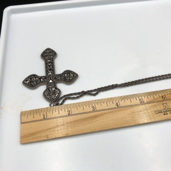 Glam Goth Gunmetal Textured Cross Pendant Necklace 35" Faceted Dark Silver Tone - Picture 5 of 8